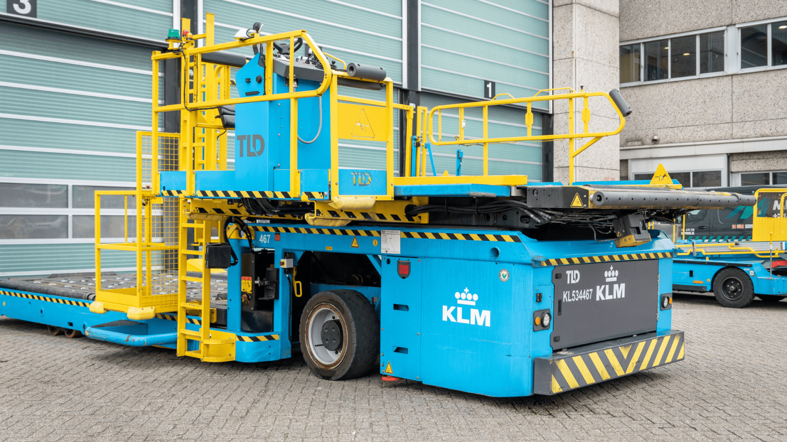 KLM Equipment services machine inspected by smartflow and AMTeK
